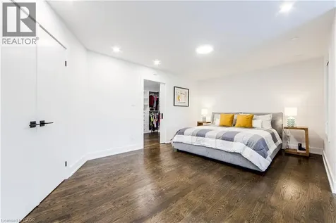 1319 Greeneagle Drive Oakville ON L6M 2N1