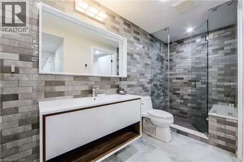 1319 Greeneagle Drive Oakville ON L6M 2N1