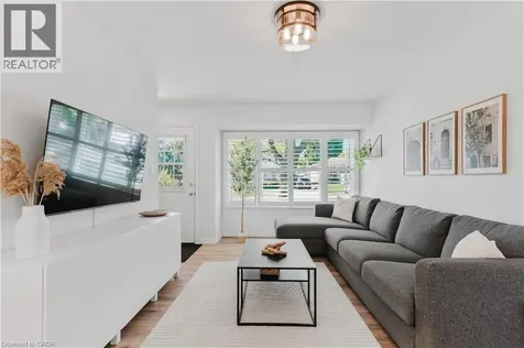 42 Fourth Avenue Cambridge ON N1S 2E1