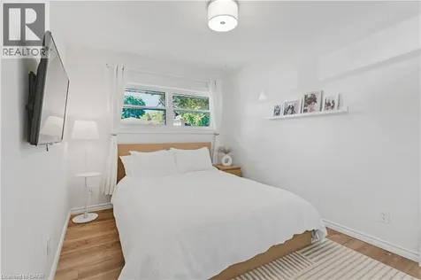 42 Fourth Avenue Cambridge ON N1S 2E1