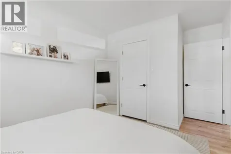 42 Fourth Avenue Cambridge ON N1S 2E1