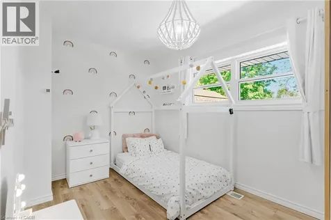 42 Fourth Avenue Cambridge ON N1S 2E1