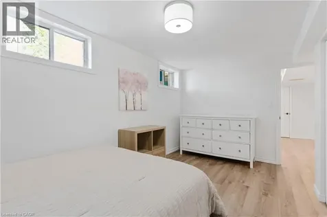 42 Fourth Avenue Cambridge ON N1S 2E1