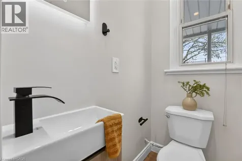 83 Beechwood Avenue Hamilton ON L8L 2S7