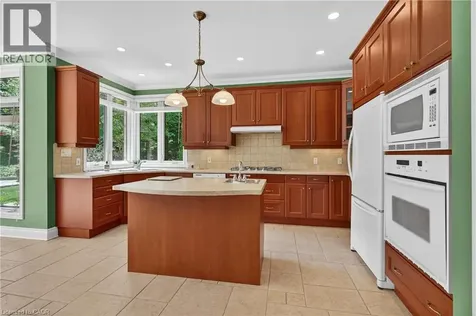 6786 Christine Court Niagara Falls ON L2J 4L6