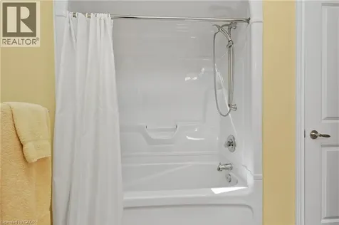 6786 Christine Court Niagara Falls ON L2J 4L6