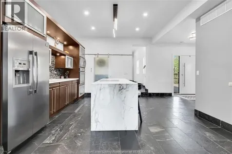 1674 Caille Avenue Lakeshore ON N8L 0J4