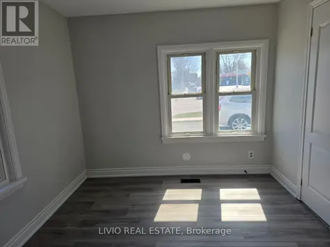 323 Queen Street East Halton Hills (ac Acton) ON L7J 1R1