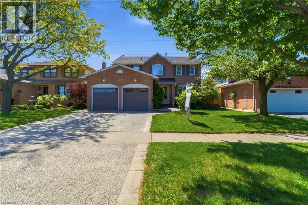 2078 Hunters Wood Drive Burlington ON L7M 2T2