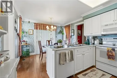 2078 Hunters Wood Drive Burlington ON L7M 2T2