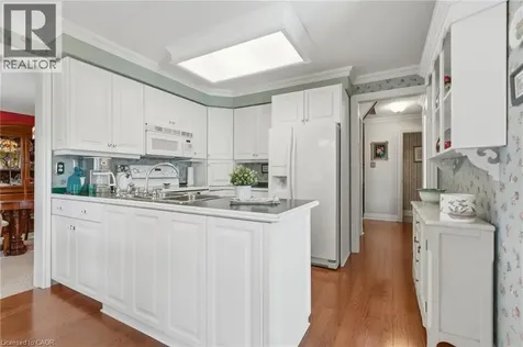 2078 Hunters Wood Drive Burlington ON L7M 2T2