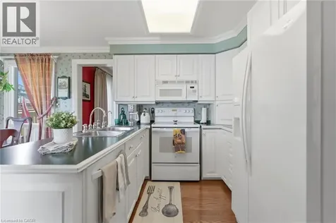 2078 Hunters Wood Drive Burlington ON L7M 2T2