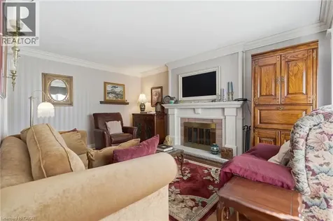 2078 Hunters Wood Drive Burlington ON L7M 2T2