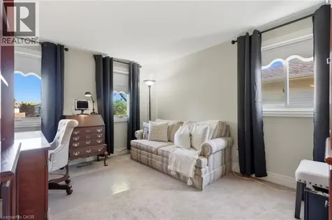 2078 Hunters Wood Drive Burlington ON L7M 2T2