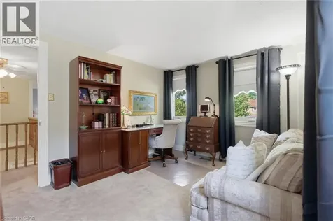 2078 Hunters Wood Drive Burlington ON L7M 2T2