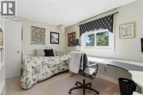 2078 Hunters Wood Drive Burlington ON L7M 2T2