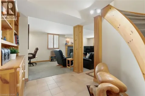 2078 Hunters Wood Drive Burlington ON L7M 2T2