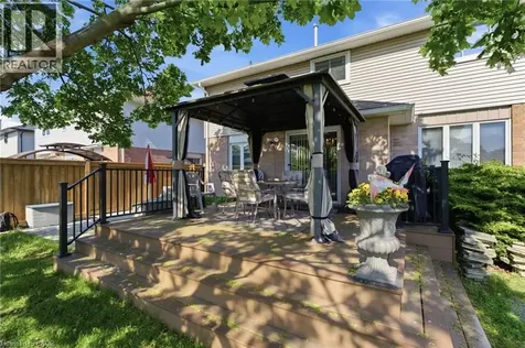 2078 Hunters Wood Drive Burlington ON L7M 2T2