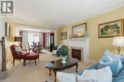 2078 Hunters Wood Drive Burlington ON L7M 2T2