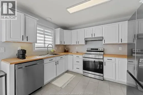 430 Woodridge Drive Tecumseh ON N8N 4V5