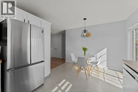430 Woodridge Drive Tecumseh ON N8N 4V5