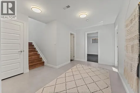 430 Woodridge Drive Tecumseh ON N8N 4V5