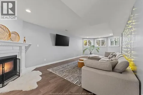 430 Woodridge Drive Tecumseh ON N8N 4V5