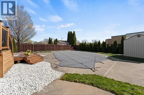 430 Woodridge Drive Tecumseh ON N8N 4V5