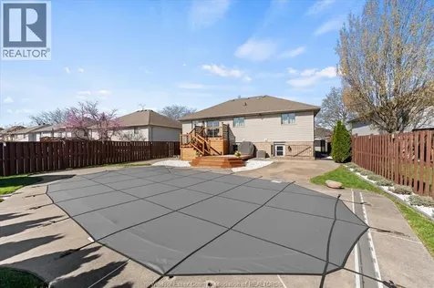 430 Woodridge Drive Tecumseh ON N8N 4V5