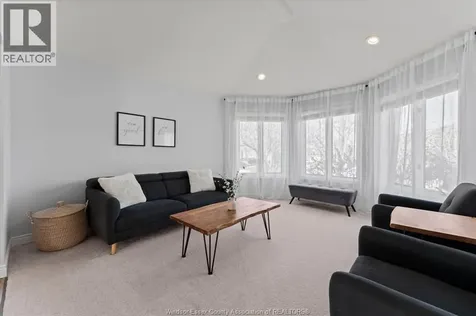 430 Woodridge Drive Tecumseh ON N8N 4V5