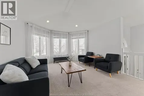 430 Woodridge Drive Tecumseh ON N8N 4V5