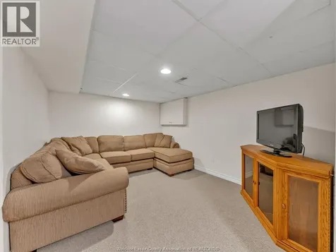 130 Pheasant Run Drive Lakeshore ON N8L 0Z7