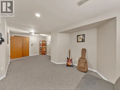 130 Pheasant Run Drive Lakeshore ON N8L 0Z7