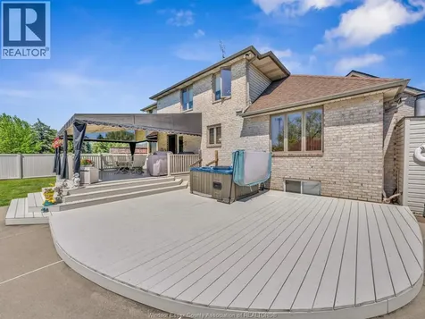 130 Pheasant Run Drive Lakeshore ON N8L 0Z7