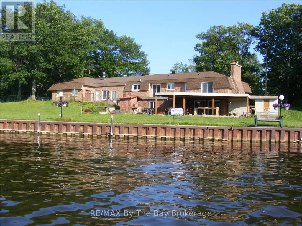 10 Edgewater Road Wasaga Beach ON L9Z 2W3