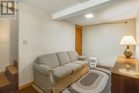 8 Nassau Court Tiny ON L9M 0H3