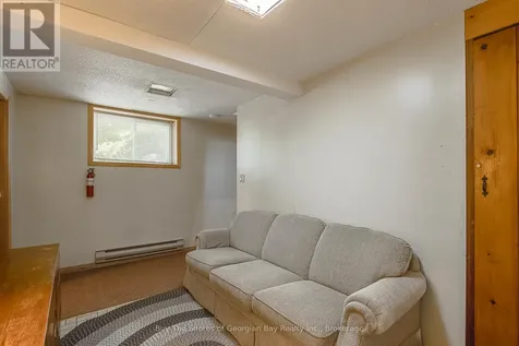 8 Nassau Court Tiny ON L9M 0H3