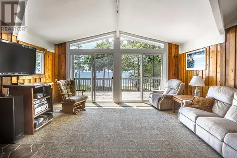 8 Nassau Court Tiny ON L9M 0H3