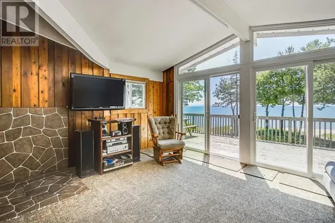 8 Nassau Court Tiny ON L9M 0H3