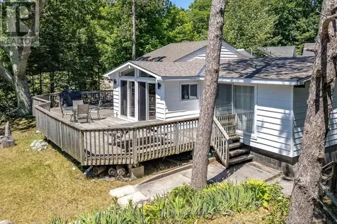 8 Nassau Court Tiny ON L9M 0H3