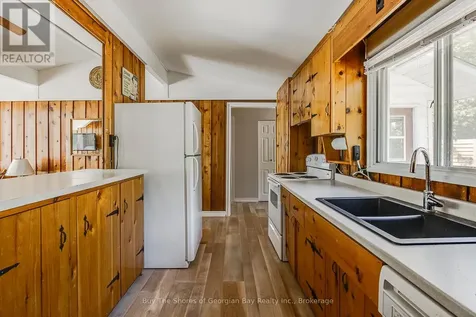 8 Nassau Court Tiny ON L9M 0H3