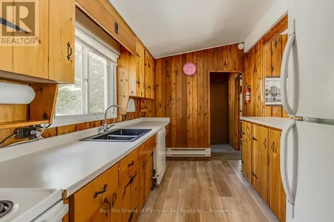 8 Nassau Court Tiny ON L9M 0H3