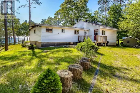 8 Nassau Court Tiny ON L9M 0H3