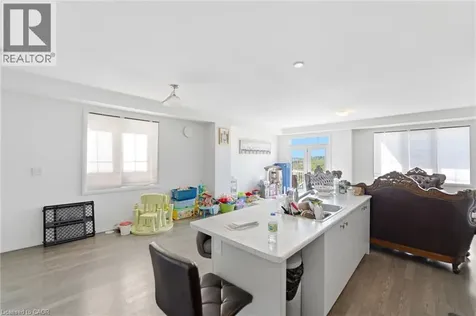15 Central Market Drive Caledonia ON N3W 1N8