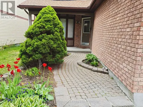 8 Opal Lane Ottawa ON K2J 2V7