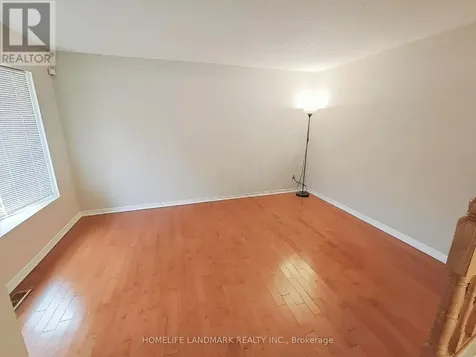8 Opal Lane Ottawa ON K2J 2V7