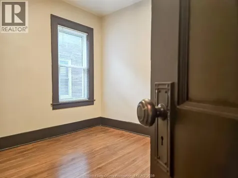 1342 Parent Avenue Windsor ON N8X 4J3