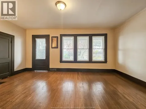 1342 Parent Avenue Windsor ON N8X 4J3