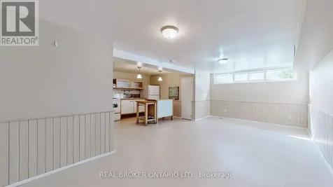 351 Taylor Mills Drive North Richmond Hill (crosby) ON L4C 2T8