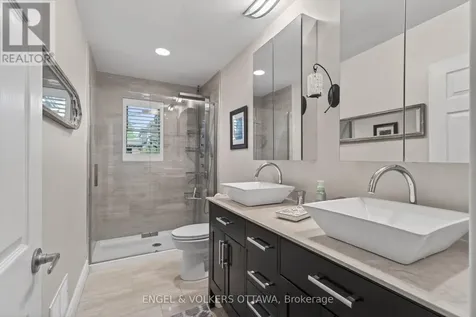 137 Rachael Avenue Ottawa ON K1H 6C5